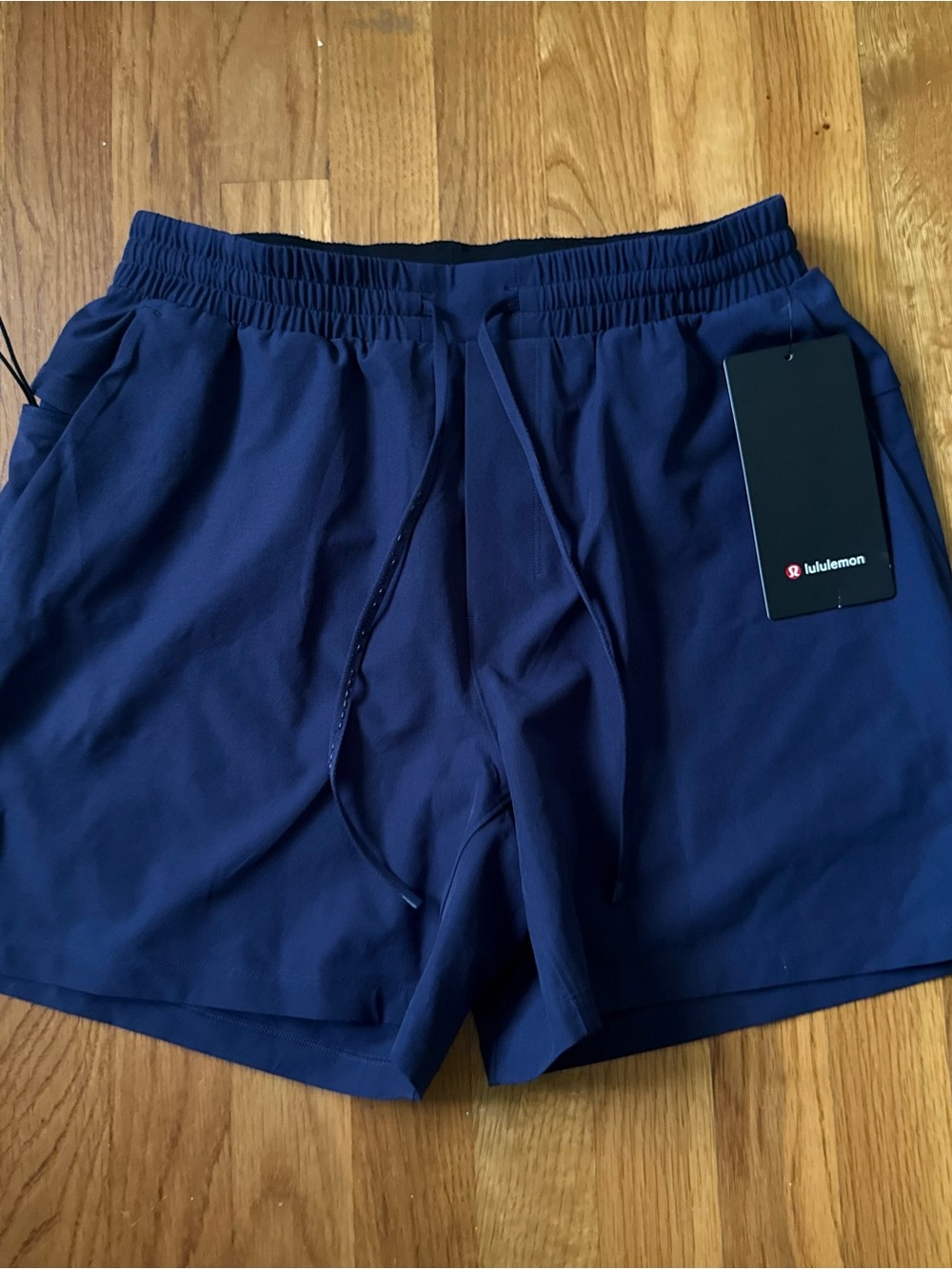 Lululemon Pool Shorts 5” Men’s Small Blue